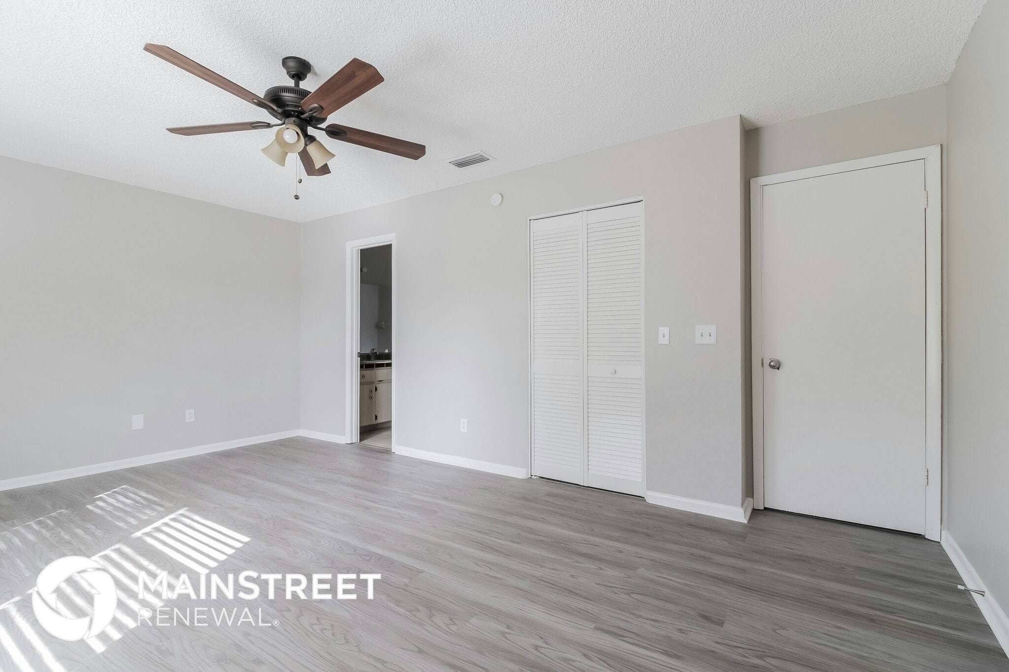 Building Photo - 1390 E Euclid Ave