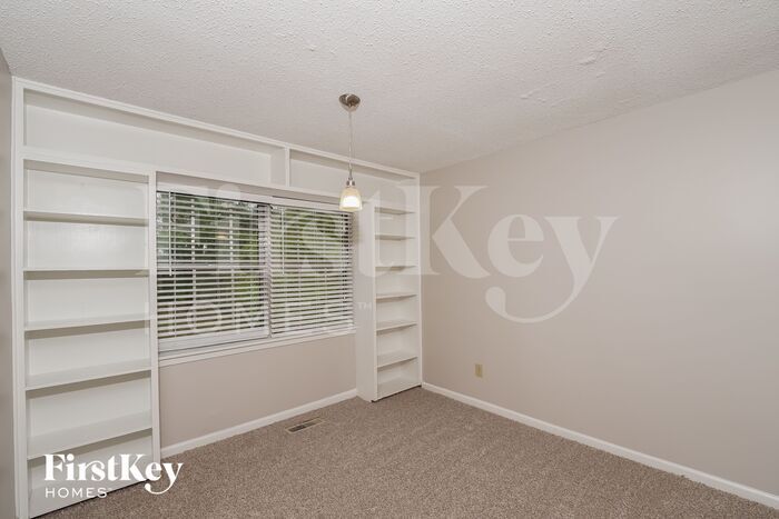 Building Photo - 2532 Janice Cir NE