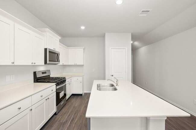 Building Photo - 3301 Yellow Rose Dr