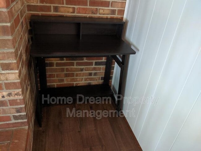 Building Photo - 1401 Bragg Rd