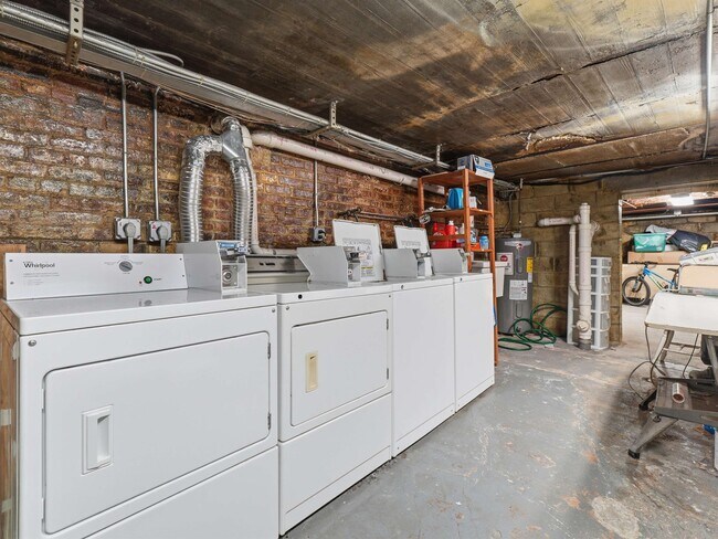 Building Photo - 219 Bloomfield St