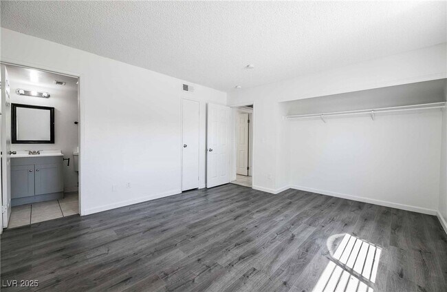 Building Photo - 5317 Redberry St