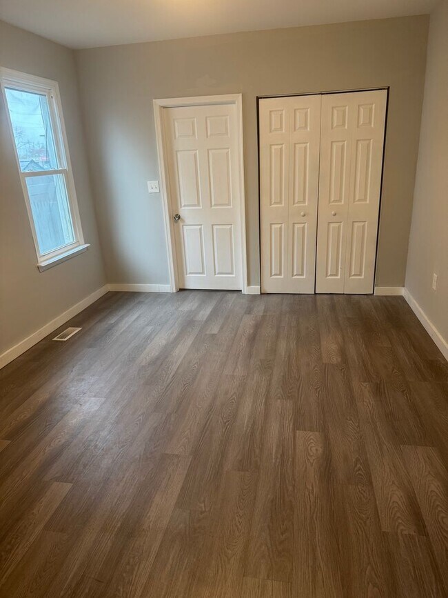 Building Photo - 52 E Washington Ave