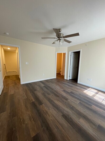 Building Photo - 2818 Brooks Landing Way