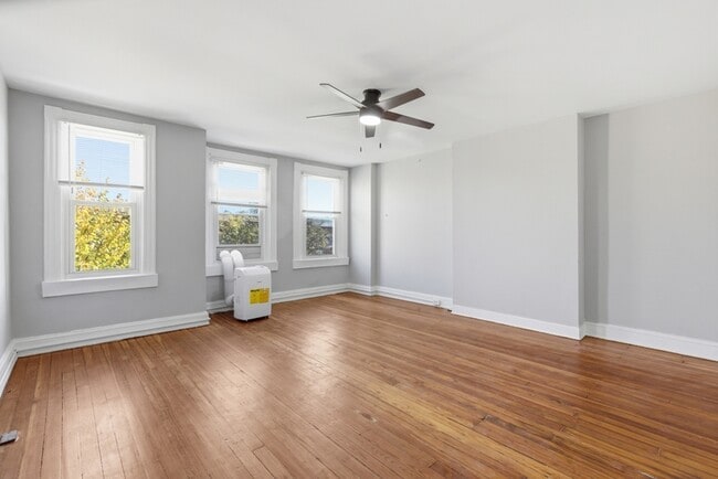 Building Photo - 2322 Callow Ave