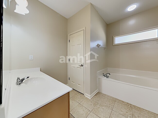 Building Photo - 7450 Shadow Run Lane