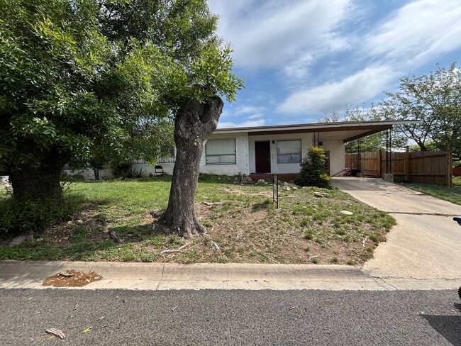 Building Photo - 101 Poco Vista Dr S