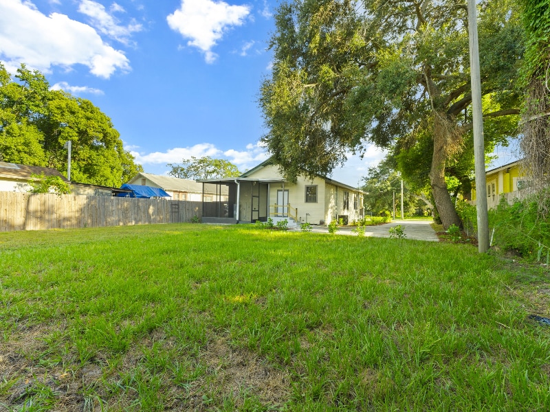 Building Photo - 1514 E 26th Ave