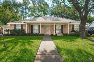 Building Photo - 2530 Bandelier Dr