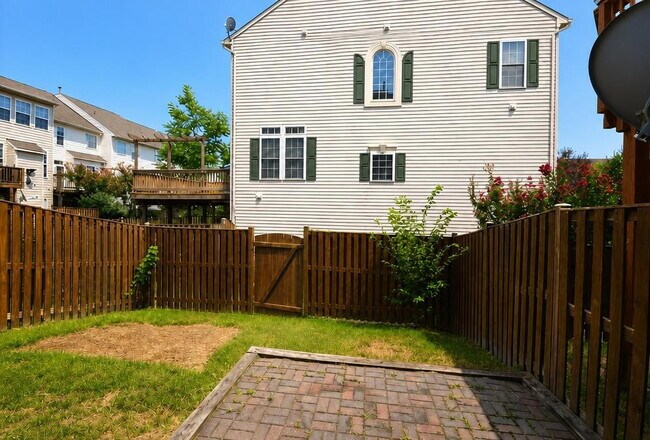 Building Photo - Elegant 3-Level Brick Front Townhome with 3 Bedrooms, 2.5 Baths & 1-Car Garage in South Riding