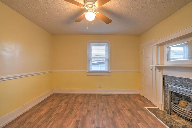 Building Photo - 1017 Fairview Ave