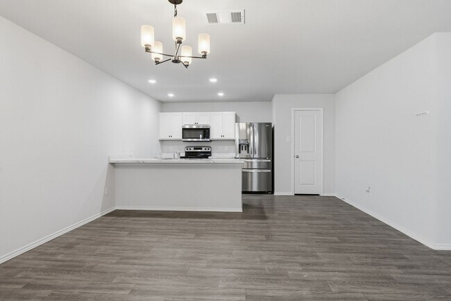 Building Photo - Contemporary in Cleburne!