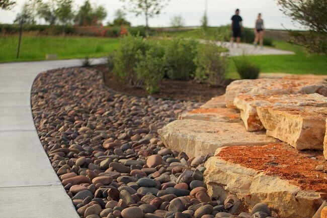 Building Photo - 384 Papaya Dr