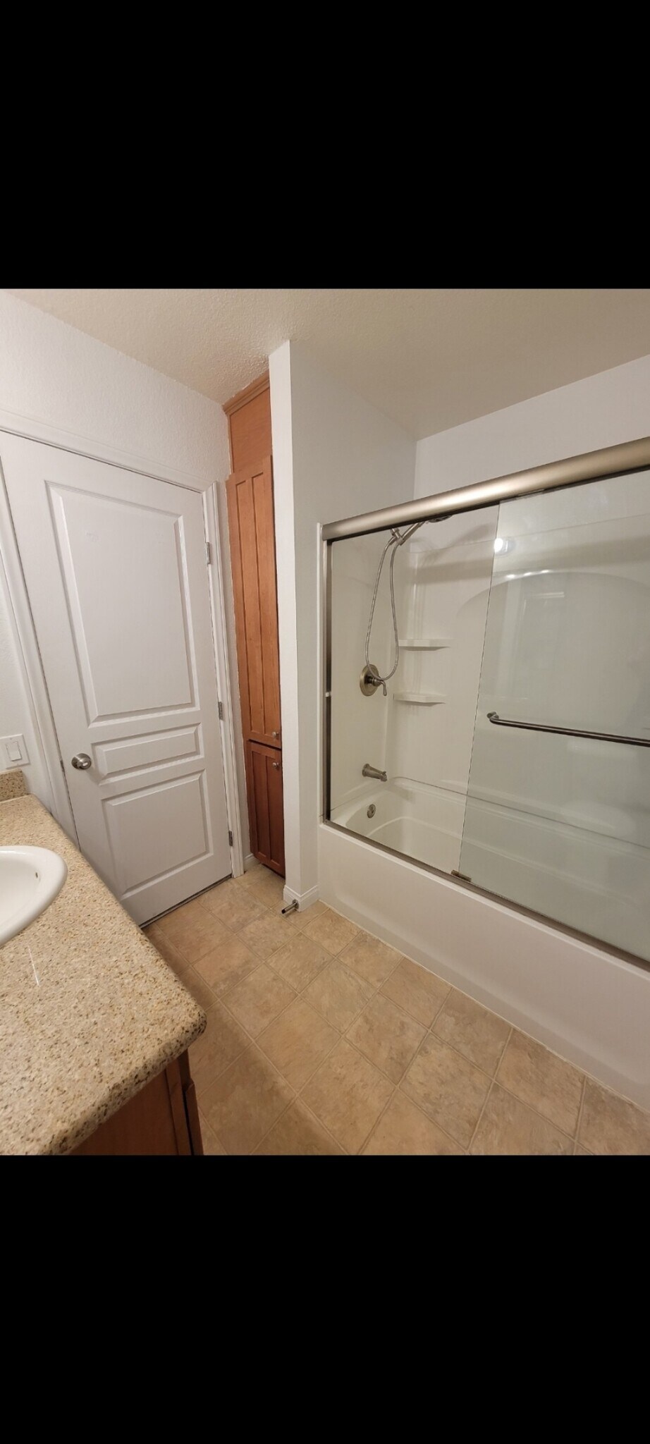 Building Photo - 180 Chambers St