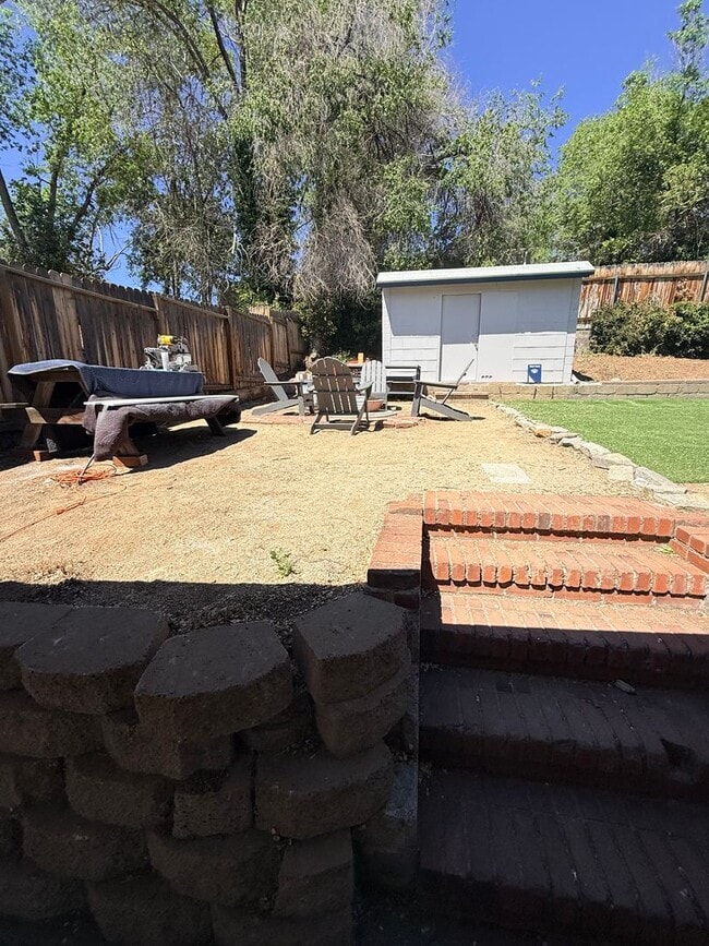Building Photo - Buena Vista Ave