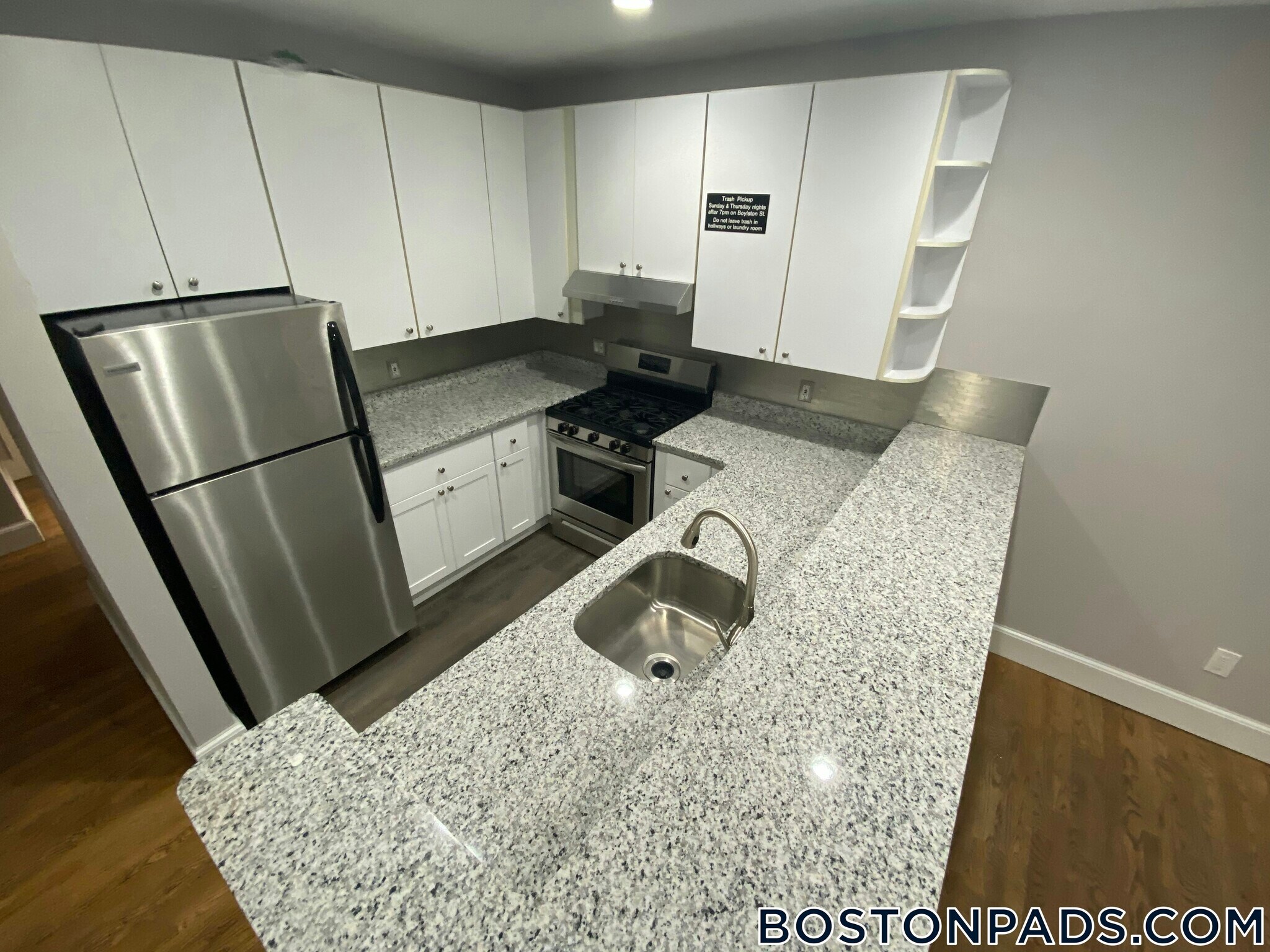 Building Photo - 140 Boylston St