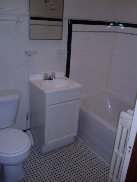 Primary Photo - 1408 S 79th St