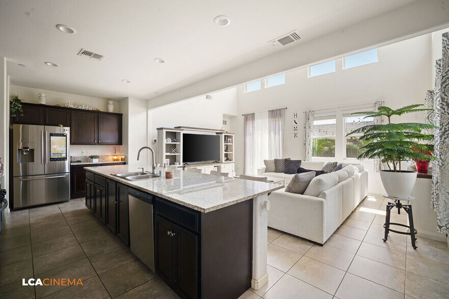 Building Photo - 5805 Commonwealth Ave