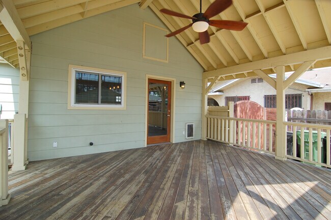 Building Photo - 3032 Glenhurst Ave