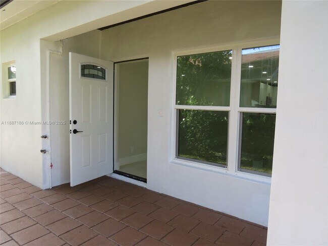 Building Photo - 1671 SW 44th Terrace