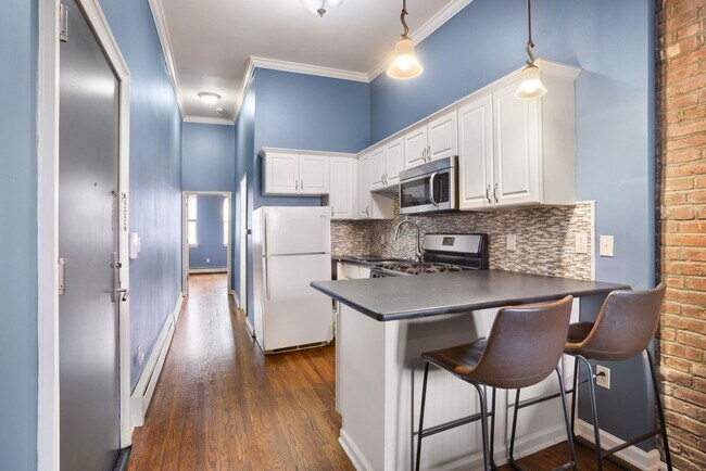 Building Photo - 263 1st St