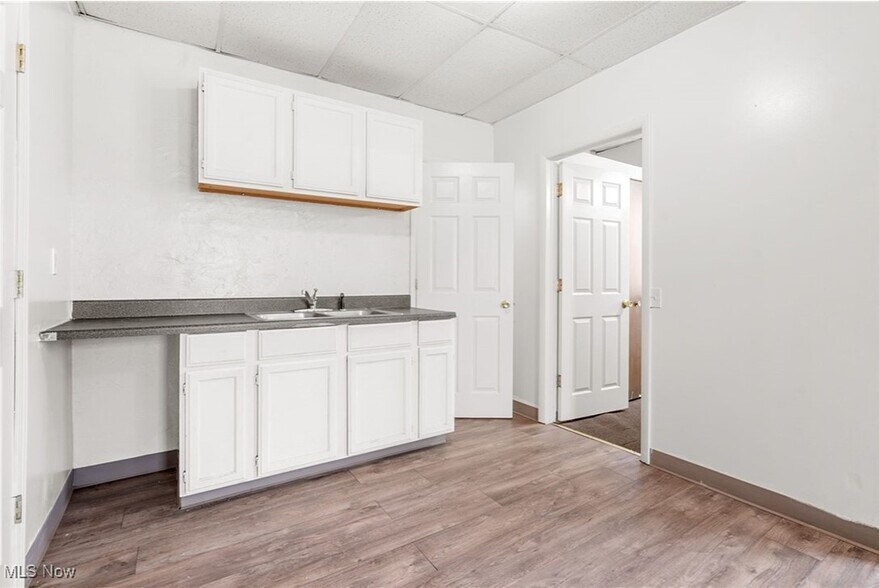 Building Photo - 15300 Waterloo Rd