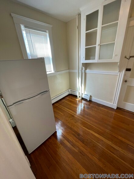 Building Photo - 38 Estes St