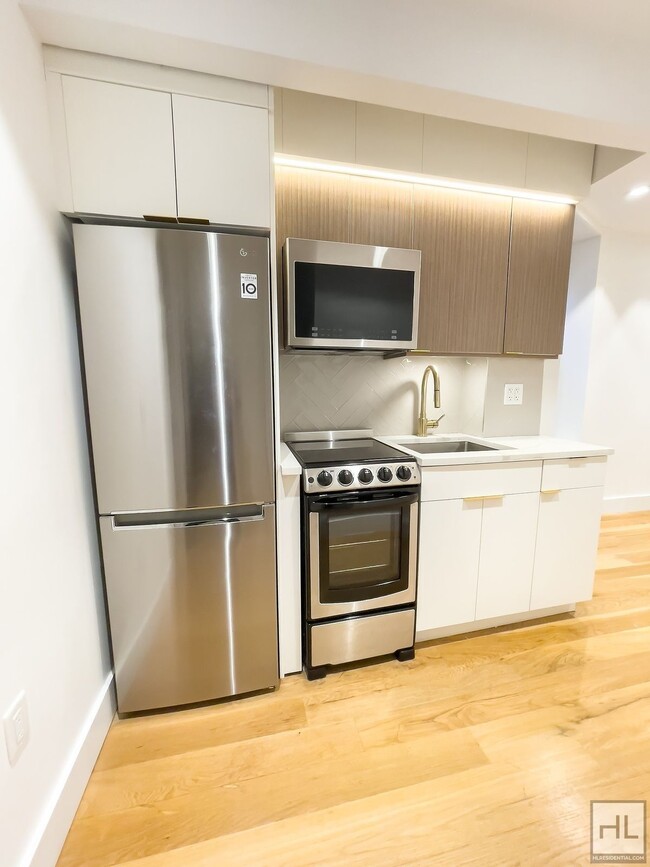 Building Photo - Upper East Side / 2-Bed 1-Bath / Newly Ren...