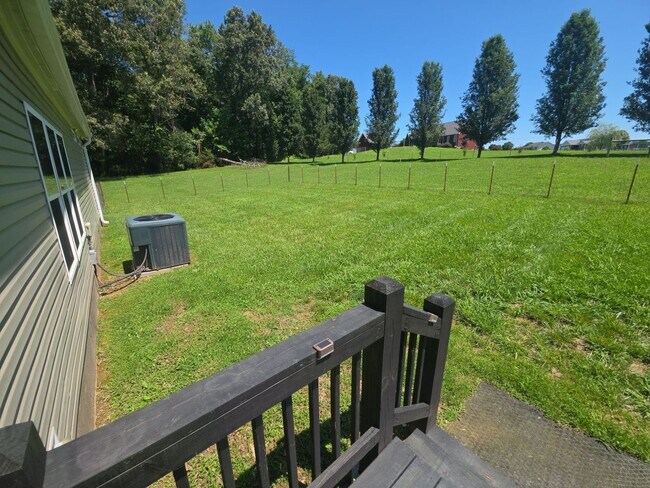 Building Photo - Spacious 4-Bedroom Home on 1 Acre in Peaceful Rickman Setting