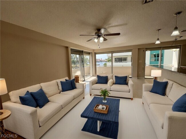 Building Photo - 4803 Sunset Ct