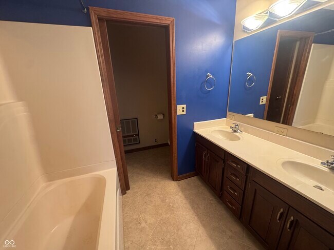 Building Photo - 1365 W Stones Crossing Rd