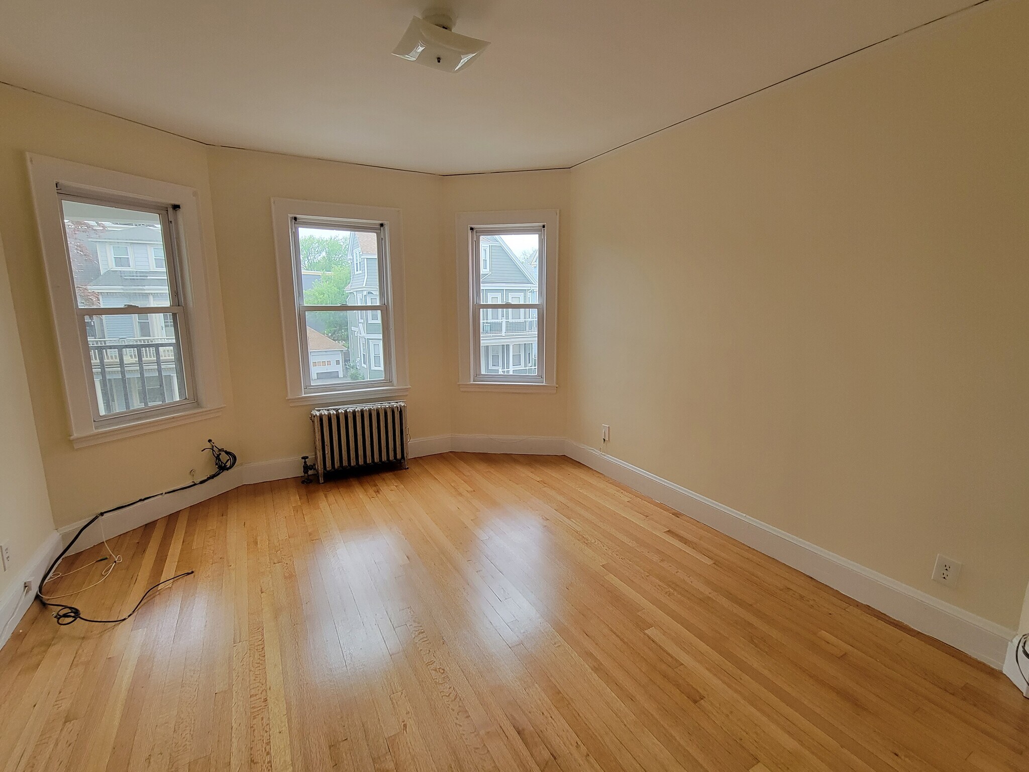 Building Photo - 52 Nixon St