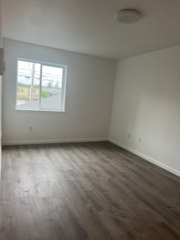 Building Photo - 2125 Hamilton Ave