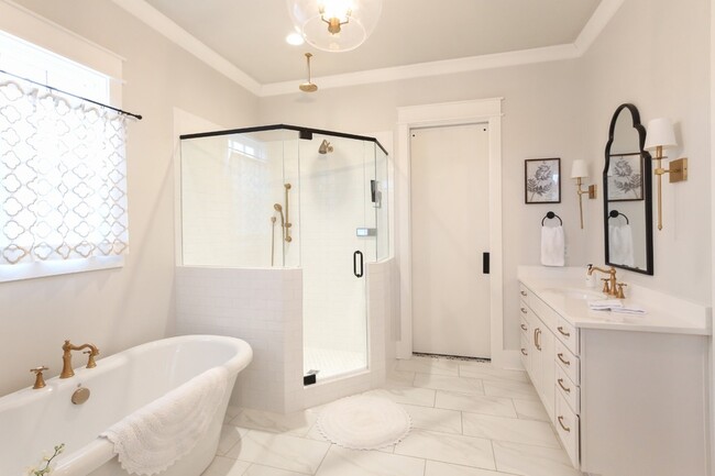 Building Photo - 237 Stephens Valley Blvd