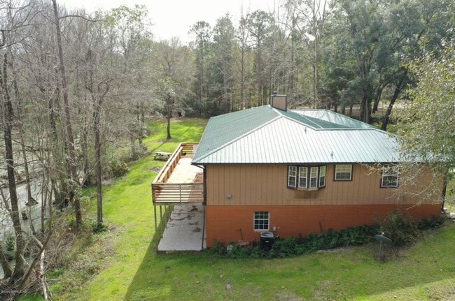 Building Photo - Enjoy your peace & space!