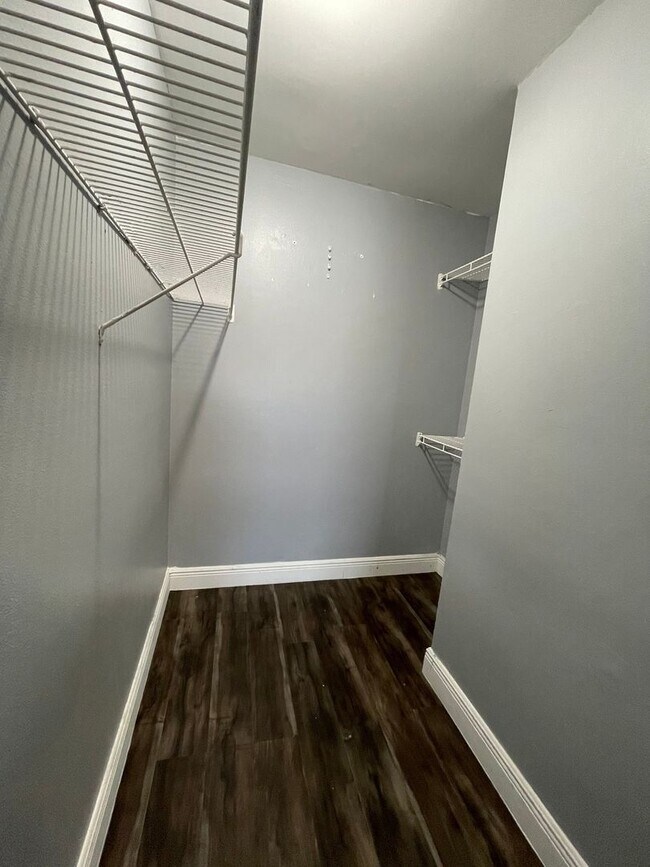 Building Photo - Charming Apartment in Fort Lauderdale