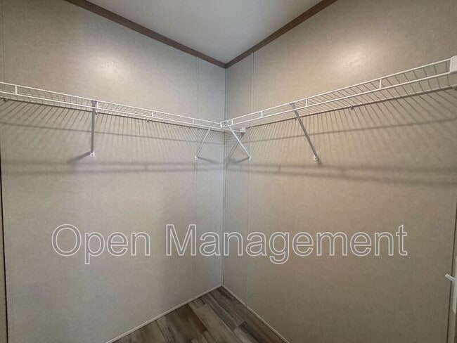 Building Photo - 725 S 12th St