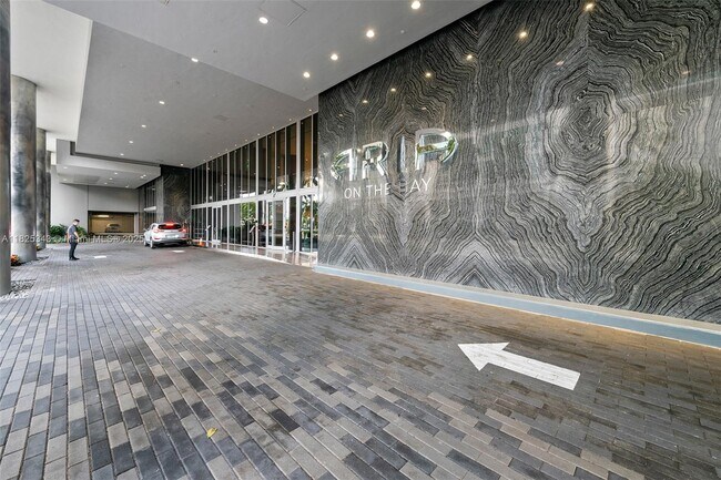 Building Photo - 488 NE 18th St