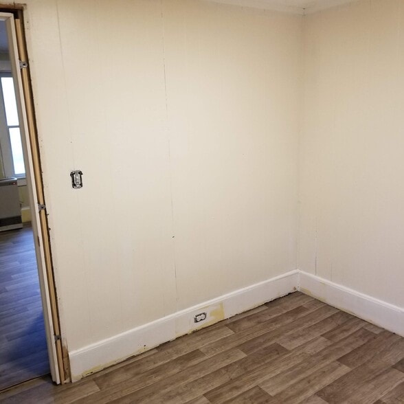 Building Photo - 398 Weaver St