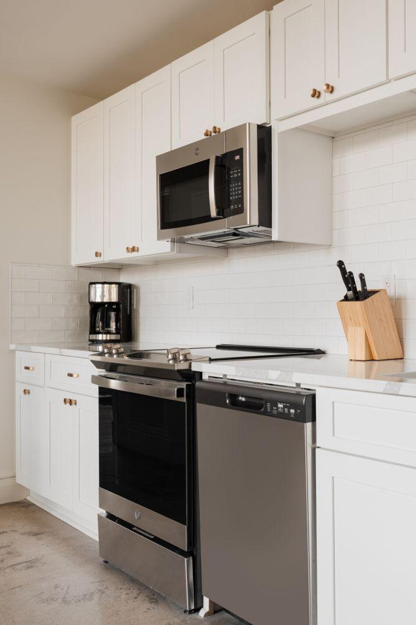 Building Photo - 505 E Travis St