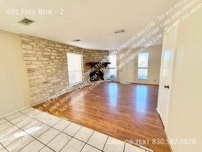 Building Photo - 601 Free Rein