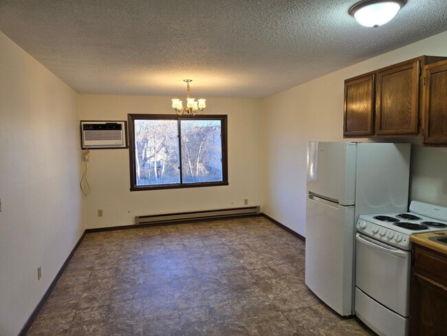 Building Photo - 701 Efficiency