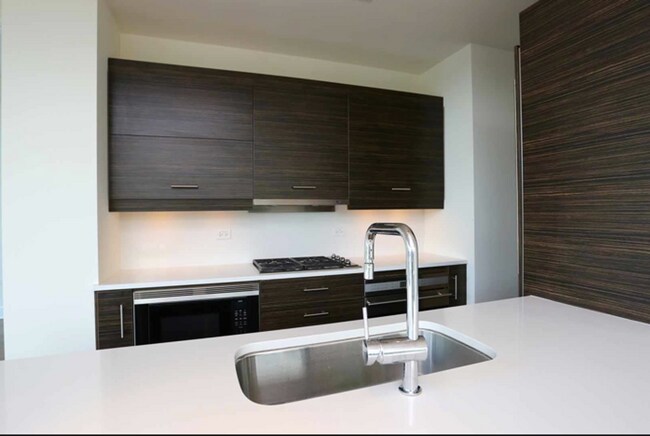 Building Photo - Heart of Wicker Park: CONDO-QUALITY 3-BED, 2-BATH | PETS OK | PARKING