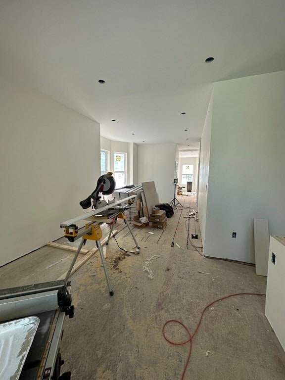 Building Photo - 167 Everett St