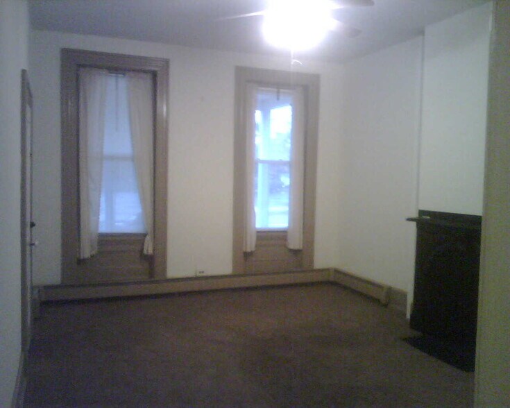Building Photo - 157 S Main St