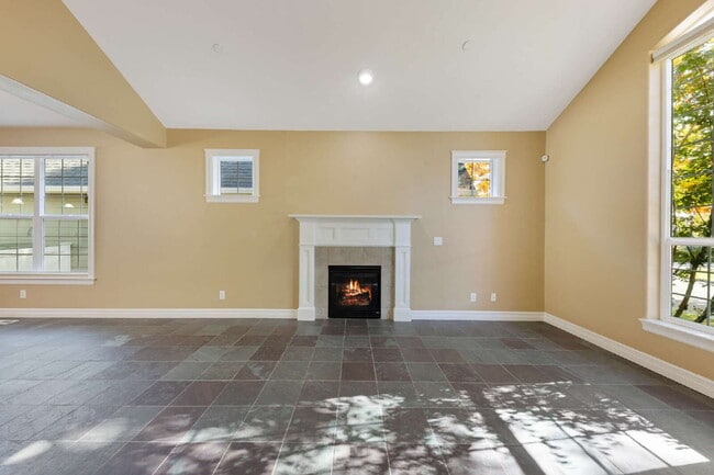 Building Photo - Beautiful Home in 55+ Community!