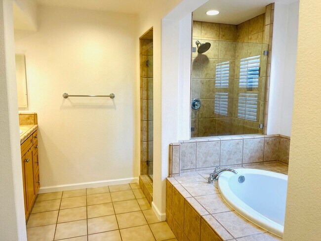 Building Photo - 4285 Bromley Ct