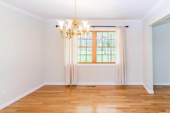 Building Photo - 6868 Crane Rd