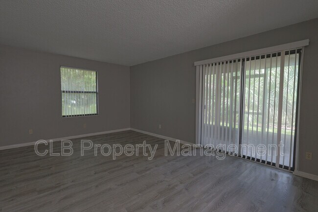 Building Photo - 6175 Sequoia Dr