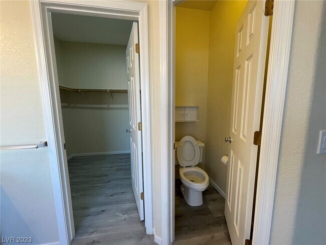 Building Photo - 3216 Stratford Hall Ct